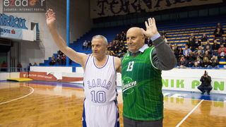 Fešta u povodu 80. rođendana Pina Giergie: Vetarani KK Zadar – Veterani KK Olimpija Fešta u povodu 80. rođendana Pina Giergie: Vetarani KK Zadar – Veterani KK Olimpija