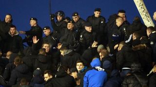 Bakljada i neredi na utakmici Hajduk – Dinamo