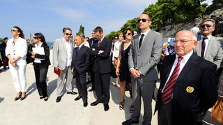 Sibenik ,160910.
Marina Mandalina
Treci Adriatic Boat Show otvoren i traje 4 dana u kojem ce posjetitelji imati priliku vidjeti preko 150 plovila i preko 175 standova sa ponudom svega vezanog more i brodove
na slici turski investori.
Foto: Niksa Stipanice