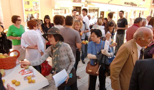 HNS na Narodnom trgu upriličio druženje s građanima