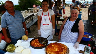 Na vidikovcu Kamenjak održan 5. Sajam lokalnih proizvoda ”Luka i igara” Na vidikovcu Kamenjak održan 5. Sajam lokalnih proizvoda ”Luka i igara”