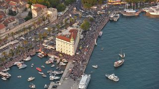 Splićani ispratili Olivera na posljednju plovidbu – fotografije iz zraka