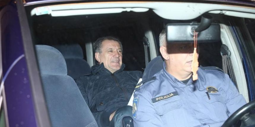Zdravko Mamić u policijskom vozilu. Photo: Zeljko Lukunic/PIXSELL Zdravko Mamić u policijskom vozilu. Photo: Zeljko Lukunic/PIXSELL