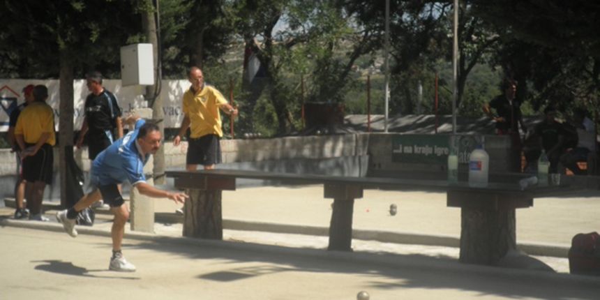 Boćarski turnir “Kristalno jutro” u Benkovcu Boćarski turnir “Kristalno jutro” u Benkovcu