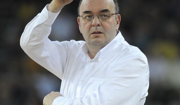 Zagreb, 250410. Arena Zagreb. Zavrsnica kosarkaske regionalne lige, finalna utakmica Nlb lige izmedju Cibone i Partizana. Na slici: Dusan Vujosevic trener Partizana. Foto: Drago Sopta / CROPIX