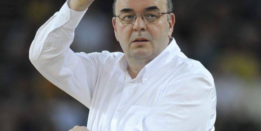 Zagreb, 250410. Arena Zagreb. Zavrsnica kosarkaske regionalne lige, finalna utakmica Nlb lige izmedju Cibone i Partizana. Na slici: Dusan Vujosevic trener Partizana. Foto: Drago Sopta / CROPIX Zagreb, 250410. Arena Zagreb. Zavrsnica kosarkaske regionalne lige, finalna utakmica Nlb lige izmedju Cibone i Partizana. Na slici: Dusan Vujosevic trener Partizana. Foto: Drago Sopta / CROPIX