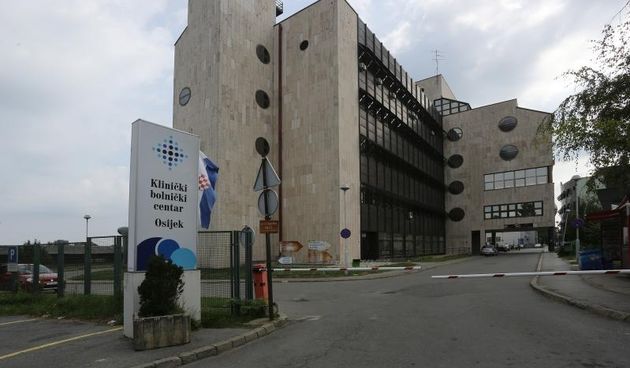 Osijek – KBC Osijek, ulaz u Klinicki bolnicki centar. Photo: Marko Mrkonjic/PIXSELL