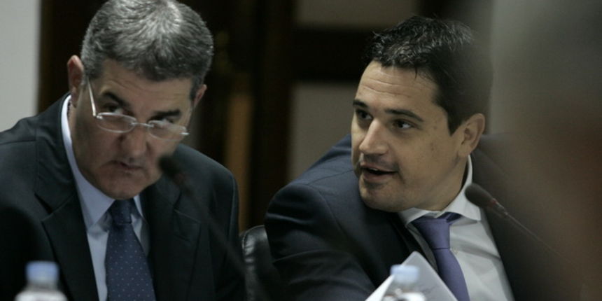 Split, 241012
Nastavak sjednice Gradskog vijeca.
Na fotografiji: Ivo Baldasar i procelnik za komunalne djelatnosti Pave Zaninovic.
Foto: Jakov Prkic / Cropix Split, 241012
Nastavak sjednice Gradskog vijeca.
Na fotografiji: Ivo Baldasar i procelnik za komunalne djelatnosti Pave Zaninovic.
Foto: Jakov Prkic / Cropix