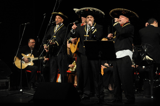 Zadar, 190313.
Gradska glazba Zadar organizirala je u HNK Zadar koncert povodom 20. godisnjice smrti Tomislava Ivcica. Uz Gradsku glazbu i klapu Niko kao domacine, nastupili su Mladen Grdovic, Zorica Kondza, Marina Tomasevic, Davor Pekota, Zoran Jelenkovi Zadar, 190313.
Gradska glazba Zadar organizirala je u HNK Zadar koncert povodom 20. godisnjice smrti Tomislava Ivcica. Uz Gradsku glazbu i klapu Niko kao domacine, nastupili su Mladen Grdovic, Zorica Kondza, Marina Tomasevic, Davor Pekota, Zoran Jelenkovi