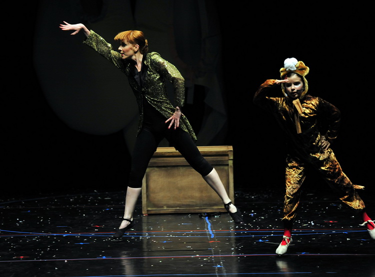 HNK Zadar: Plesna udruga Festa – “Izašli iz priče (a netko i iz papučice)”, Foto: Željko Karavida HNK Zadar: Plesna udruga Festa – “Izašli iz priče (a netko i iz papučice)”, Foto: Željko Karavida