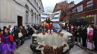 Karneval 2012: Pleme “Crna jama” iz rezervata Stanovi Karneval 2012: Pleme “Crna jama” iz rezervata Stanovi