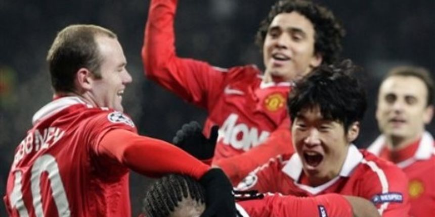 Manchester United Anderson reacts with teammates Wayne Rooney and Ji-Sung Park after scoring // AP Photo Manchester United Anderson reacts with teammates Wayne Rooney and Ji-Sung Park after scoring // AP Photo