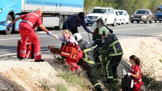 Dvoje ozlijeđenih u sudaru dva automobila na vodičkoj obilaznici, intervenirali i vatrogasci Dvoje ozlijeđenih u sudaru dva automobila na vodičkoj obilaznici, intervenirali i vatrogasci