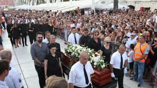 Split dostojanstveno na posljednju plovidbu ispratio legendu Olivera Dragojevića