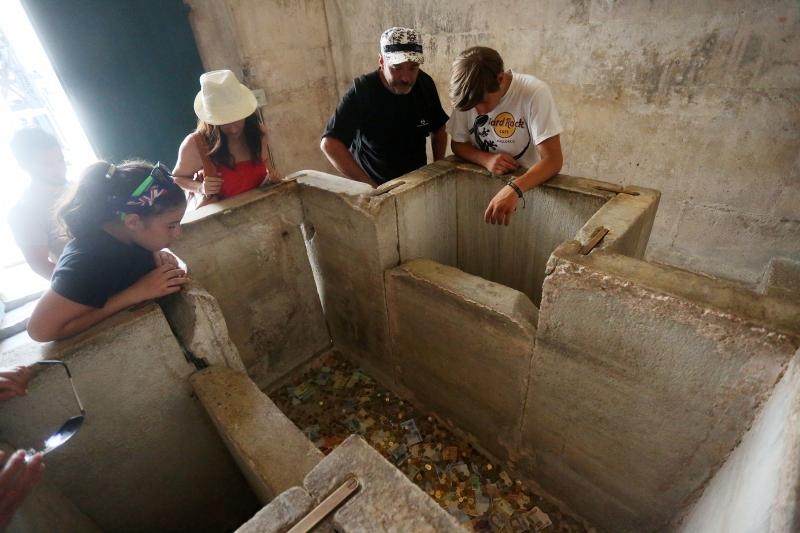 Jupiterov hram posvećen je bogu Jupiteru, glavnom božanstvu starih Rimljana