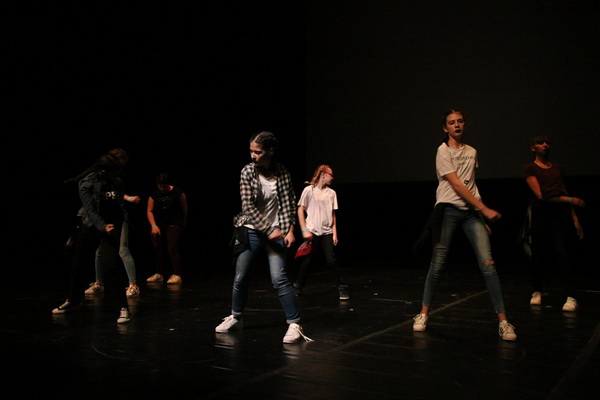 HNK Zadar: 5. Zadarski plesni festival u organizaciji Plesne udruge Gesta okupio je više od 260 plesača HNK Zadar: 5. Zadarski plesni festival u organizaciji Plesne udruge Gesta okupio je više od 260 plesača