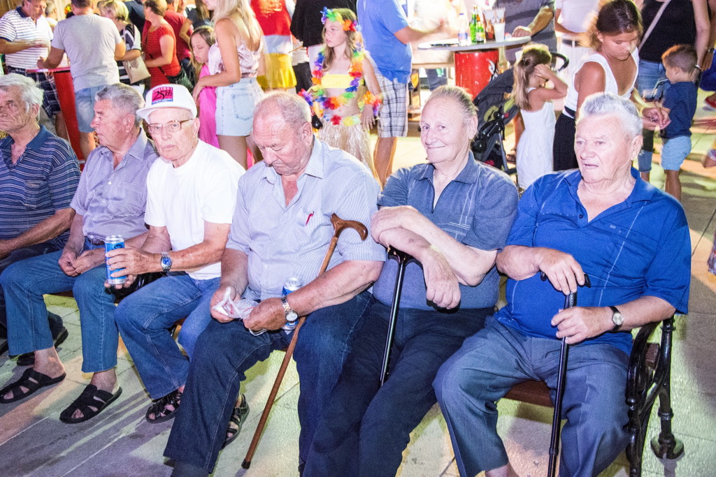 Paški ljetni karneval 2017 – maškarana povorka