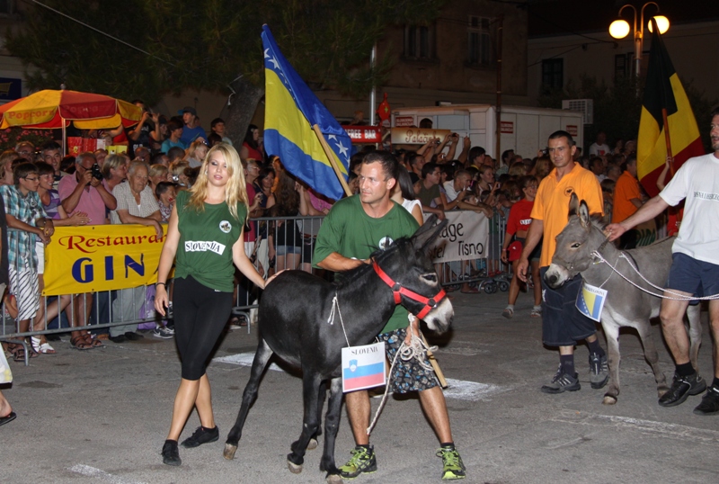 Tisno: 6. Međunarona “Trka tovarov”, Foto: Edin Kadić Tisno: 6. Međunarona “Trka tovarov”, Foto: Edin Kadić