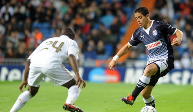 Madrid, 221111.
Santiago Bernabeu stadion.
Nogometna utakmica 5. kola, skupine D, Uefine Lige prvaka izmedju madridskog Reala i Gnk Dinamo.
Na slici: Luis Ibanez sa loptom.
Foto: Drago Sopta / CROPIX