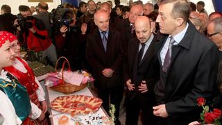 Pod nazivom Ponosno nase na Poljani Sime Budnica prvi put postavljen sajam na kojem su braniteljske udruge predstavile svoje proizvode. Photo: Dino Stanin/PIXSELL Pod nazivom Ponosno nase na Poljani Sime Budnica prvi put postavljen sajam na kojem su braniteljske udruge predstavile svoje proizvode. Photo: Dino Stanin/PIXSELL