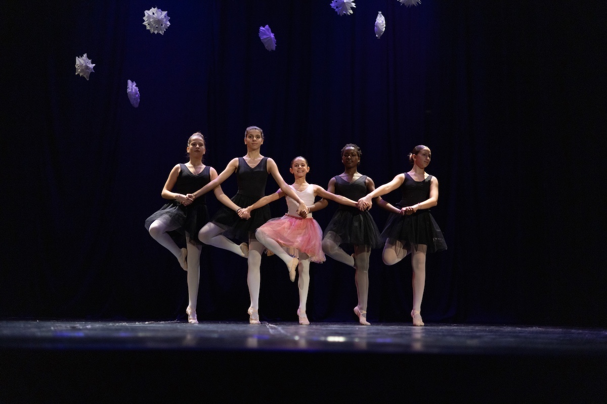 Plesna čestitka 2025.