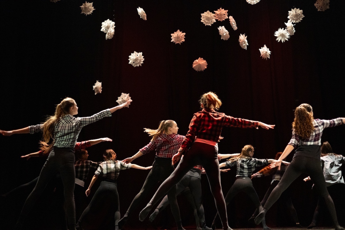 Plesna čestitka 2025.