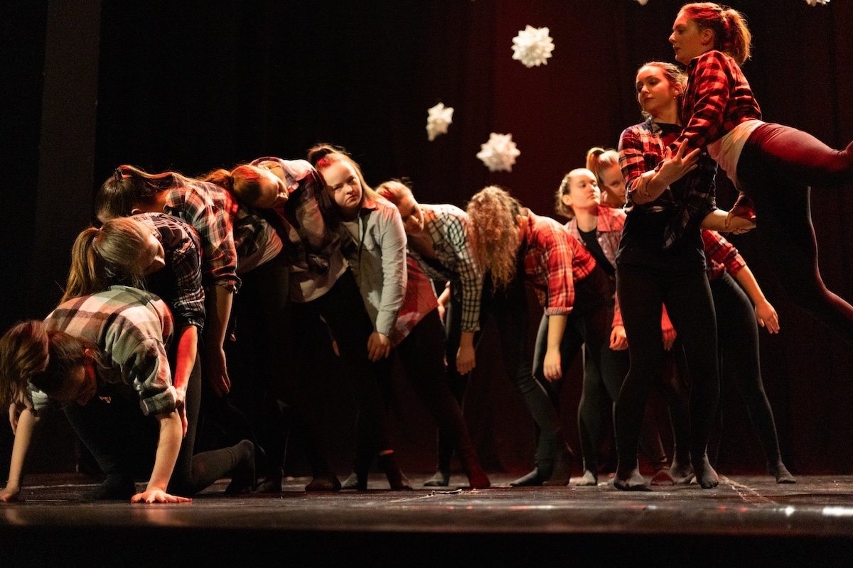 Plesna čestitka 2025.