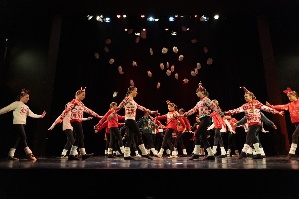 Plesna čestitka 2025.