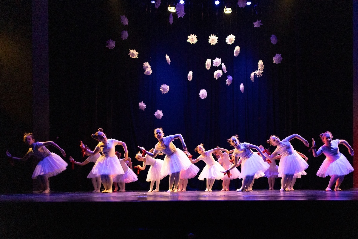 Plesna čestitka 2025.