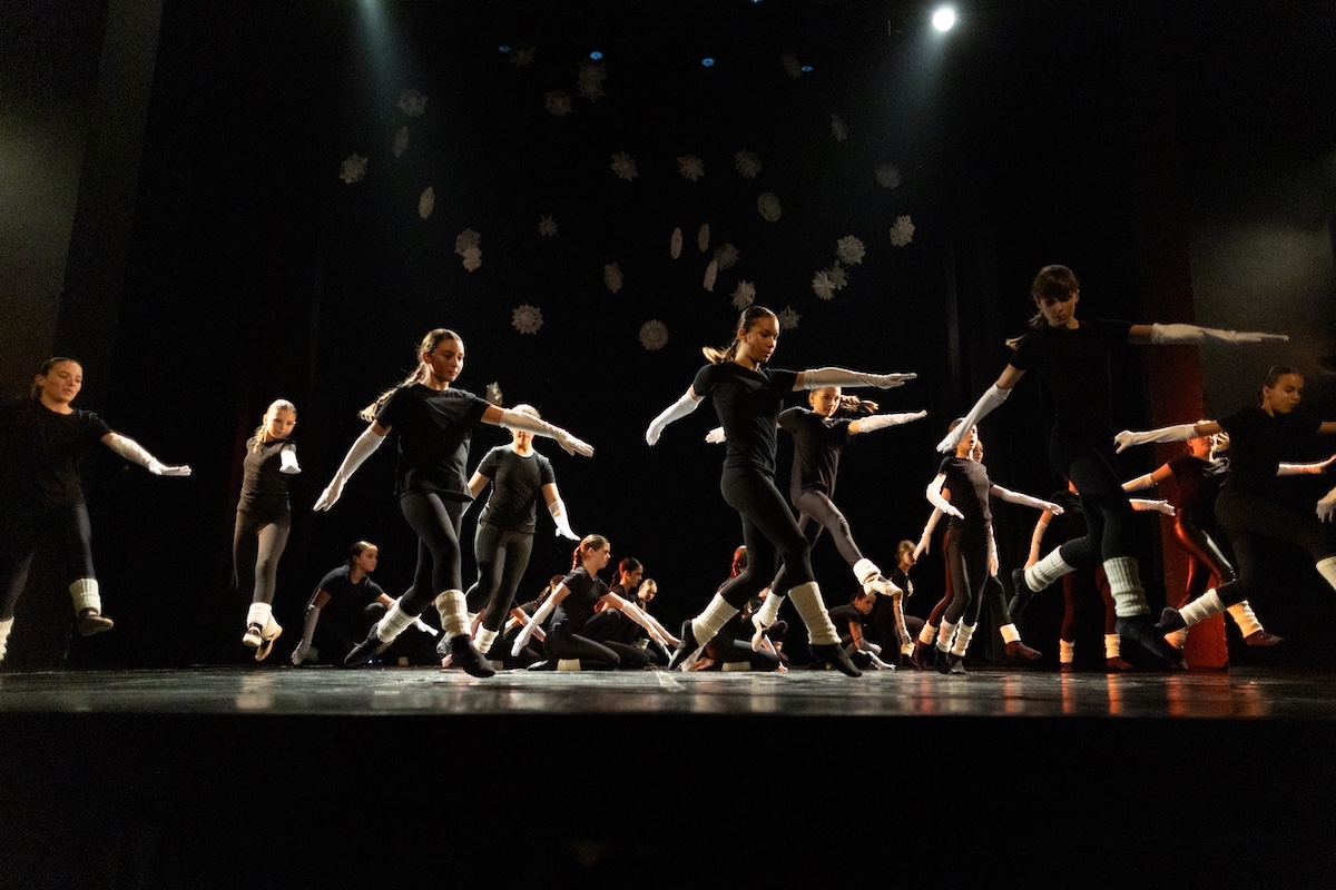 Plesna čestitka 2025.