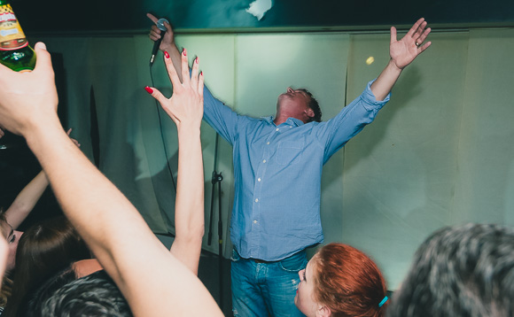 Zadarska večer s Ivicom Sikirićem Ićom u Hitch baru, 8.5.2015. (Foto: Ivan Toman) Zadarska večer s Ivicom Sikirićem Ićom u Hitch baru, 8.5.2015. (Foto: Ivan Toman)