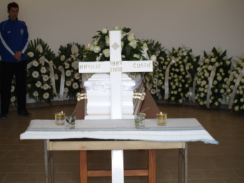 Posljednji ispracaj Hrvoja Custica, Murvica 5. travnja 2008, 12 sati Posljednji ispracaj Hrvoja Custica, Murvica 5. travnja 2008, 12 sati
