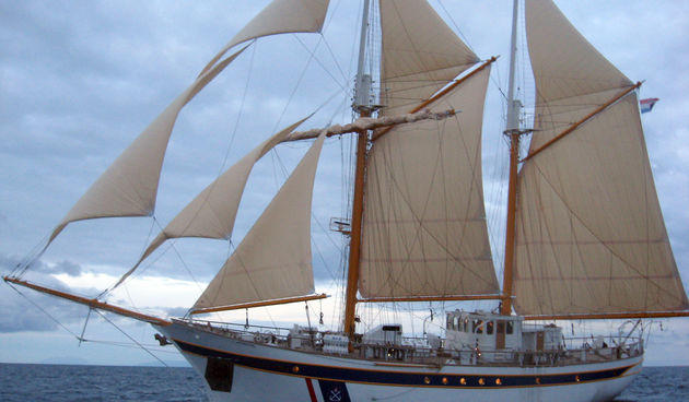 Skolski brod Kraljica Mora, dugacak 34 m, u vlasnistvu Ministarstva mora, prometa i infrastrukture , biti ce koristen od svih pomorskih skola i fakulteta u Hrvatskoj. Kraljica mora na probnoj plovidbi kod otoka Korcule. Foto: Luciano Keber / CROPIX