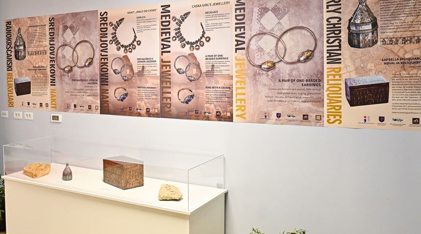 U Novalji prezentiran nakit Male od Caske i jednojagodne naušnice izrađene od srebra s pozlatom