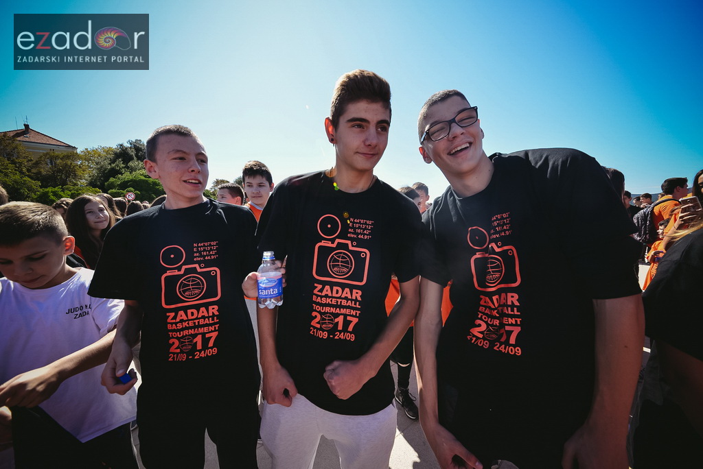 #ZDBT2017: Snimanje Milenijske fotografije košarkaške lopte na Pozdravu suncu #ZDBT2017: Snimanje Milenijske fotografije košarkaške lopte na Pozdravu suncu