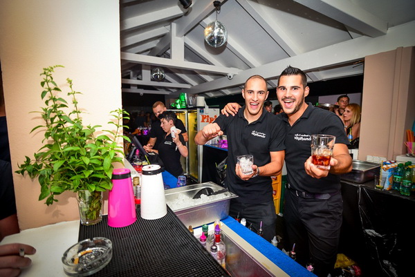 Odlična zabava u Noštromo i Vagabundo barovima na Viru