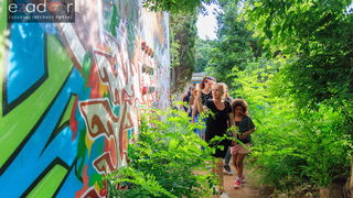 Simboličnim rušenjem zida započeo je urbani festival KvartArt na Voštarnici