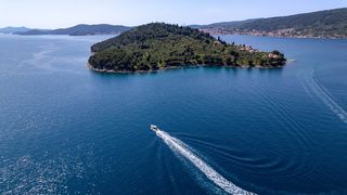 Restoran Lazaret na otoku Ošljaku, savršeno mjesto za bijeg od svakodnevice Restoran Lazaret na otoku Ošljaku, savršeno mjesto za bijeg od svakodnevice
