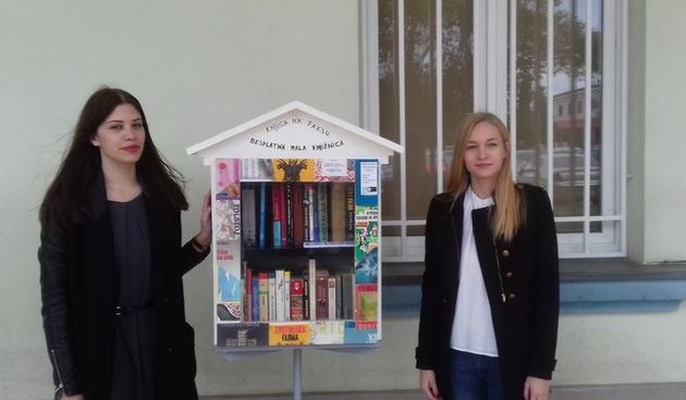 Postavljena besplatna mala knjižnica u Novom kampusu. Foto: Filip Buzov/Radio Zadar
