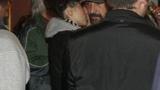 Biograd na moru, 130510.
Nakon koncerta Cubisma na biogradskoj rivi koji se odrzao u sklopu Porina, poznati par, glumica Zrinka Cvitesic i glazbenik Hrvoje Rupcic u jednom su kaficu izmjenjivali njeznosti.
Foto: Jure Miskovic / CROPIX