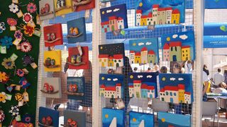 smotra učeničkih zadruga na Narodnom trgu; kreativnost na djelu; suveniri