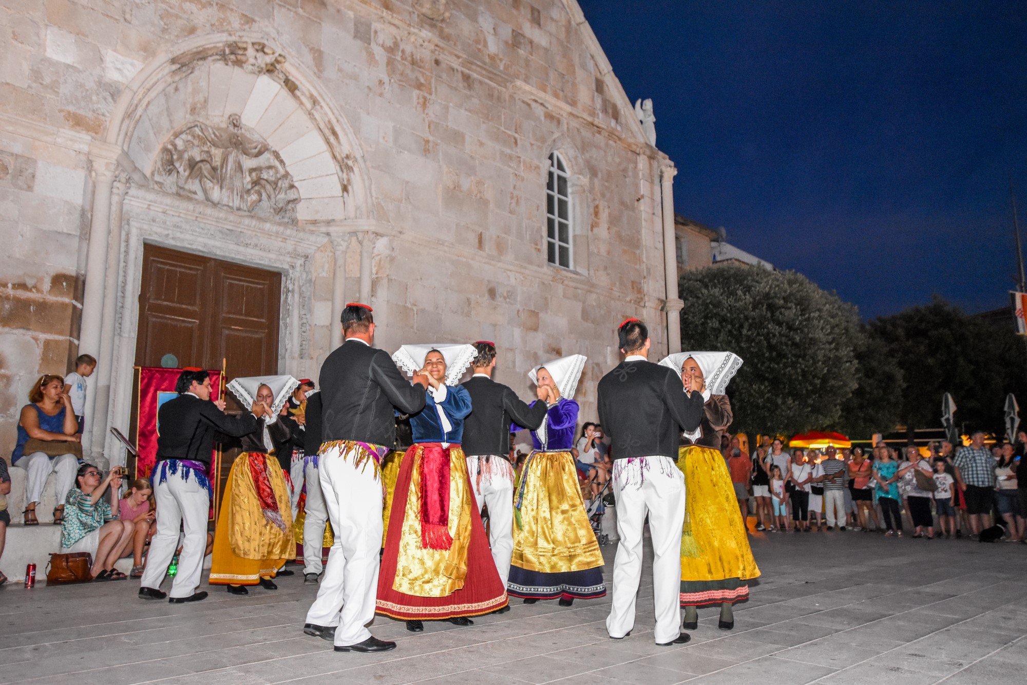 Etno večer s KUD Družina u Pagu Etno večer s KUD Družina u Pagu
