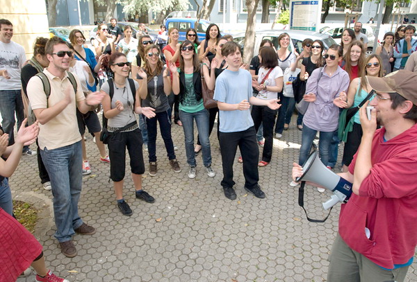 Studentski prosvjed: Zagrlimo rektorat