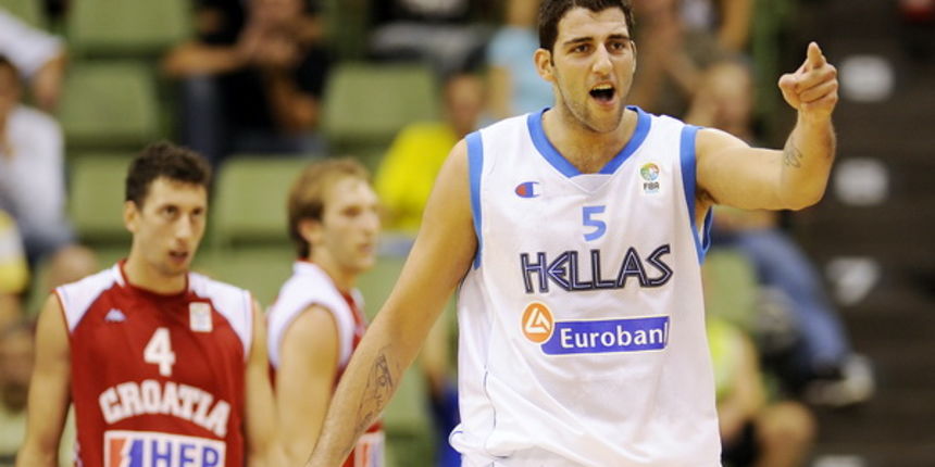 Poznan, 080909.
Arena Poznan.
Europsko prvenstvo u kosarci, 2. kolo skupine A izmedju Hrvatske i Grcke igra se u poljskom gradu Poznan.
Na slici: Ioannis Bourousis slavi nakon kosa u pozadini Roko Leni Ukic.
Foto: Drago Sopta / CROPIX Poznan, 080909.
Arena Poznan.
Europsko prvenstvo u kosarci, 2. kolo skupine A izmedju Hrvatske i Grcke igra se u poljskom gradu Poznan.
Na slici: Ioannis Bourousis slavi nakon kosa u pozadini Roko Leni Ukic.
Foto: Drago Sopta / CROPIX