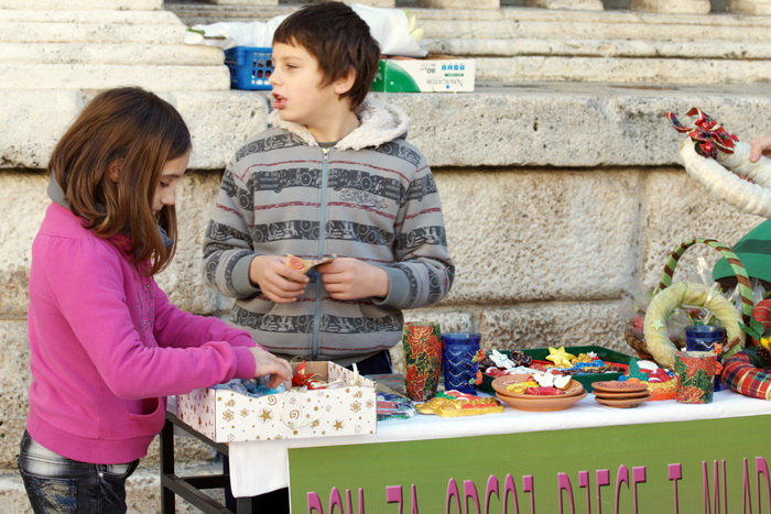 Sveta Lucija najmladjima dijelila bombone, Foto: Leo Banic