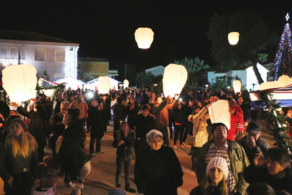 Paljenjem prve adventske svijeće i prigodnim zabavnim programom započela manifestacija Advent na otoku Viru