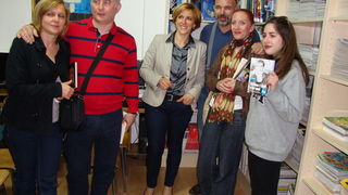 Anita Šupe predstavila knjigu “Istine i laži o hrani” u prepunoj biogradskoj Gradskoj knjižnici. Foto: Gordana Šarić Anita Šupe predstavila knjigu “Istine i laži o hrani” u prepunoj biogradskoj Gradskoj knjižnici. Foto: Gordana Šarić