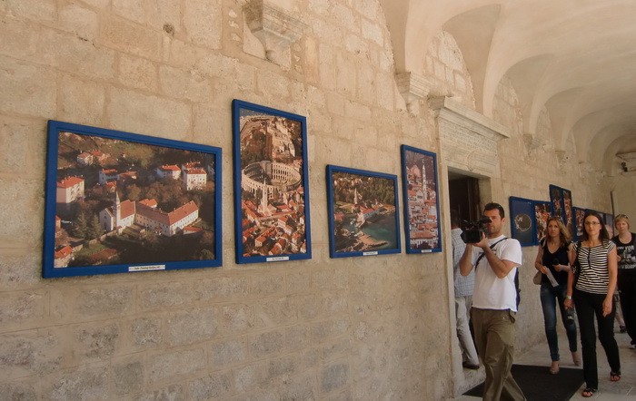 Sveti Frane: Otvorenje izlozbe “Samostalne franjevacke provincije Sv. Jeronima”, Foto: Iva Pejkovic Sveti Frane: Otvorenje izlozbe “Samostalne franjevacke provincije Sv. Jeronima”, Foto: Iva Pejkovic