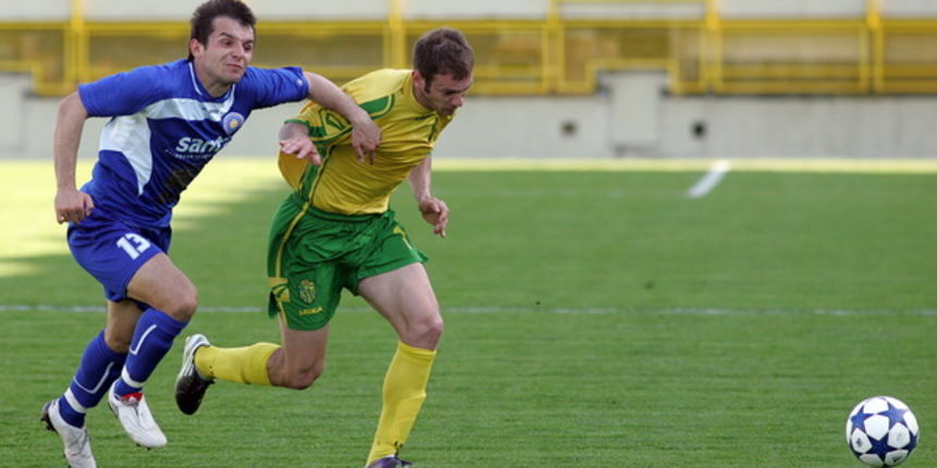 Pula, 020411. Prva HNL na stadionu Aldo Dorsina u Puli izmedju NK Istra 1961 i NK Zadar.  Prva utakmica Igora Pamica otkako je ponovo trener Istre. Foto: Srecko Niketic / CROPIX