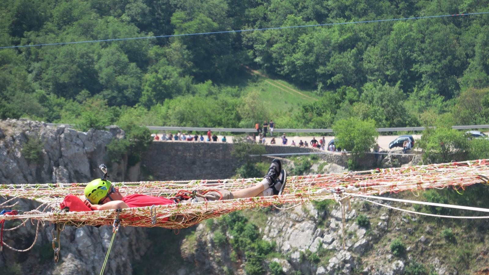 Rap jumping, Crveno jezero